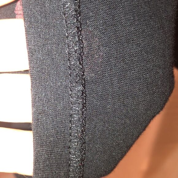 Aero L Cotton Black Rose Bud Short Sleeve Tee - Picture 9 of 11